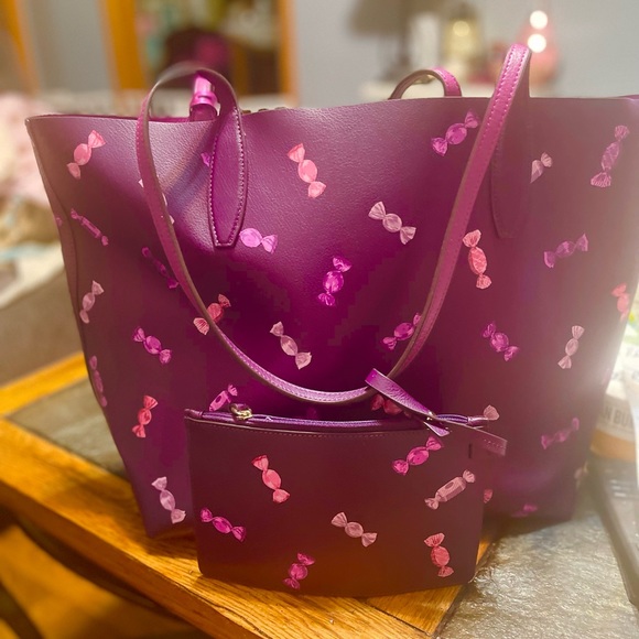 Kate spade purse with candies. - Picture 2 of 4